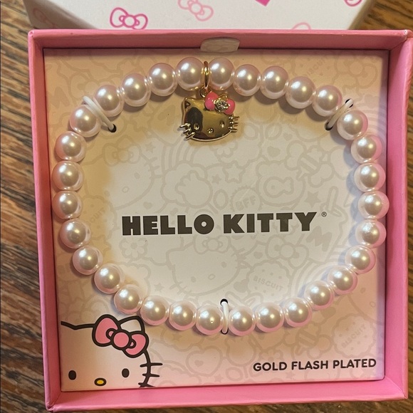 Hello Kitty Pink and White Pearl Bracelet - Picture 2 of 3